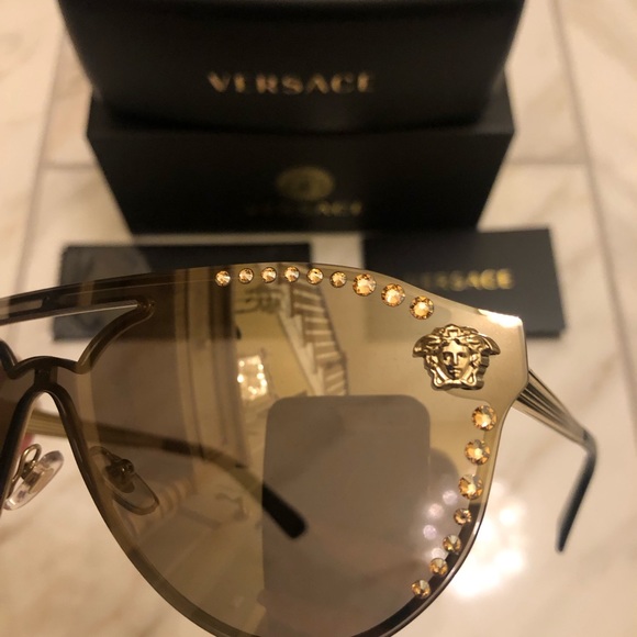 🔥NEW CRYSTAL VERSACE MIRRORED SUNGLASSES 🔥 - Picture 5 of 15